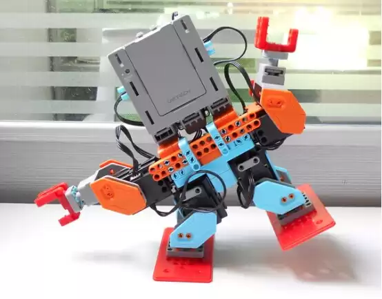 O módulo uart rf é usado para controle do Building Block Robot