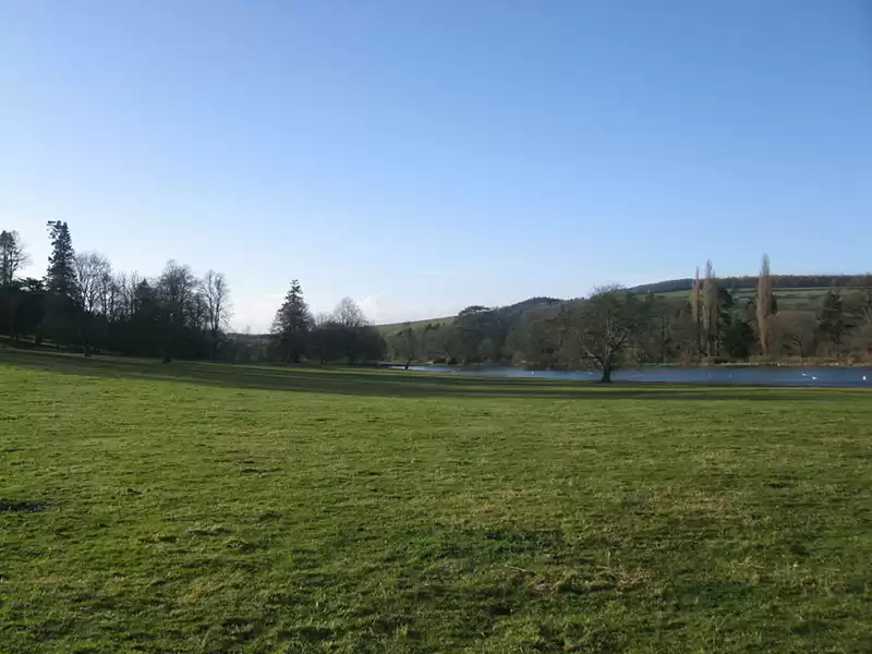 Ambiente de teste: campo aberto em frente à casa de Walcott Hall em Shropshire