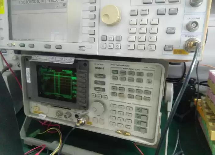 Analisador de espectro Agilent 8594E