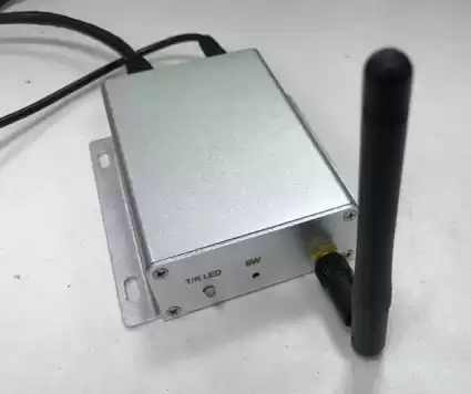Conecte a antena ao SMA conectado ao gateway de monitoramento do sensor IOT-G010